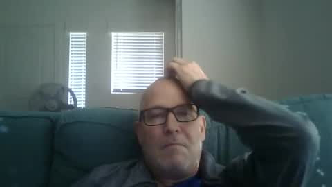 Snapshot of renewaz chatting on 02.18.26 Renewaz online show from 02.18.26