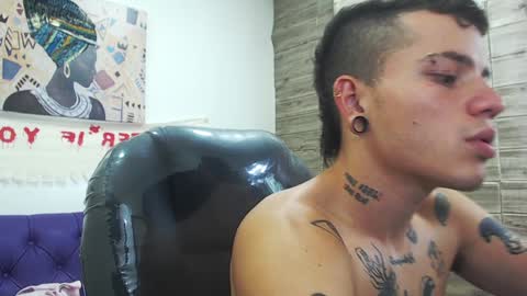 R E N E  online show from 12.04.24