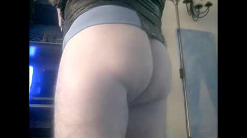 Snapshot of rettangol chatting on 10.13.25 rettangol online show from 10.13.25