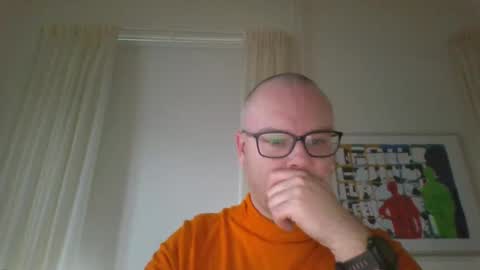 Snapshot of rettie1984 chatting on 01.10.25 Attention whore online show from 01.10.25