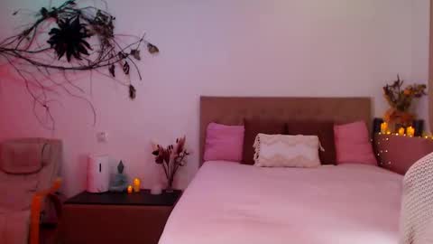 revealyourdarkdesires online show from 12.04.24