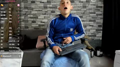 Snapshot of rey_masterhot chatting on 10.02.25 reymasterhot online show from 10.02.25