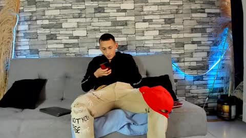 Snapshot of rey_masterhot chatting on 10.22.25 reymasterhot online show from 10.22.25