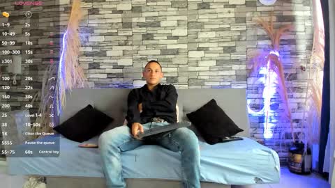 Snapshot of rey_masterhot chatting on 11.01.25 reymasterhot online show from 11.01.25