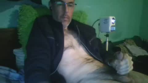 reyes_albert2006 online show from 12.15.25