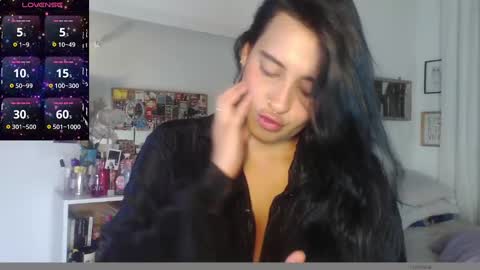 Snapshot of rhaenyra_ chatting on 02.06.25 Rhaenyra online show from 02.06.25