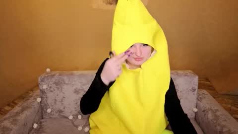 Snapshot of rheamoonn chatting on 03.04.26 Grace online show from 03.04.26