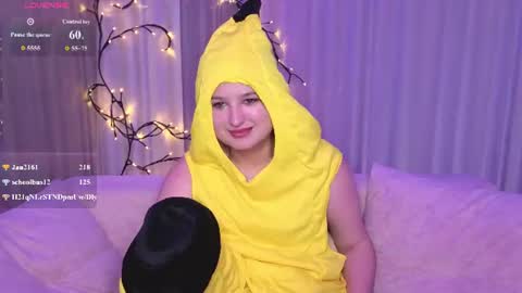 Snapshot of rheamoonn chatting on 06.16.26 Grace online show from 06.16.26