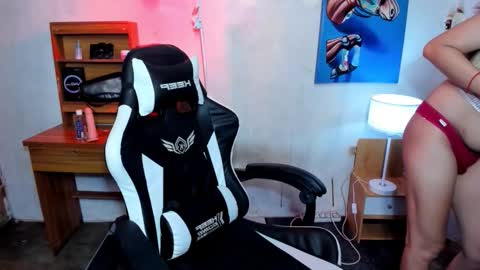 Snapshot of rhodora_xxx chatting on 10.18.25 rhodora_xxx online show from 10.18.25