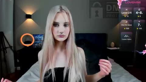 Ria Woods online show from 11.09.25