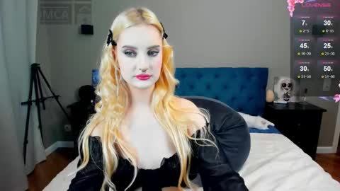 Ria Woods online show from 01.06.26