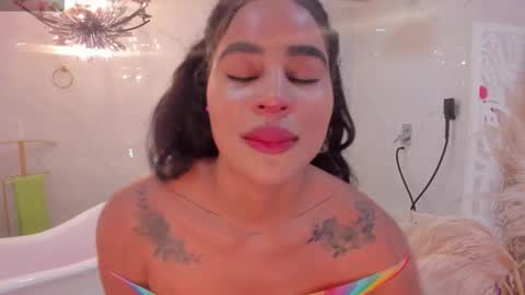 Snapshot of riby_ chatting on 10.19.25 riby online show from 10.19.25