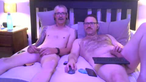 Snapshot of ric_1999 chatting on 10.01.25 Ric online show from 10.01.25