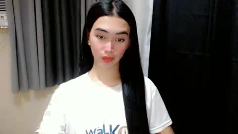 Snapshot of rica_01 chatting on 10.31.25 Rica online show from 10.31.25