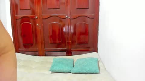 ronald and victoria online show from 12.19.24