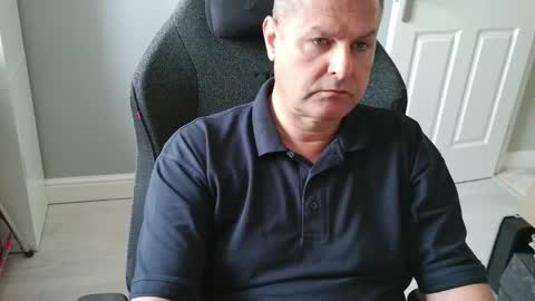 UK Straight Guy online show from 05.28.26