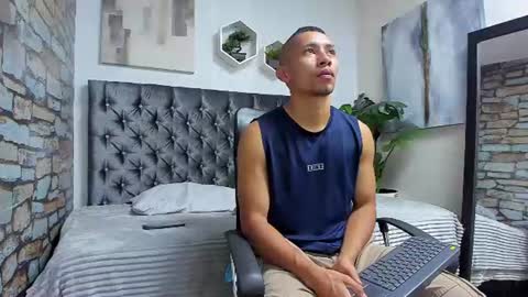 Snapshot of richar_voller chatting on 07.04.26 richar_voller online show from 07.04.26