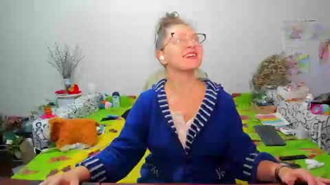 Anna - not anna - right Anna  online show from 12.07.24