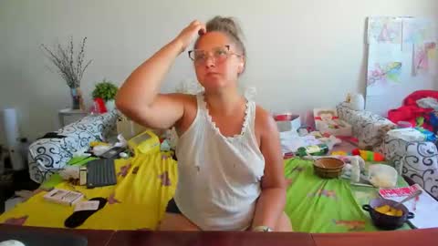 Anna - not anna - right Anna  online show from 09.14.25