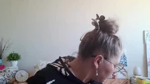 Anna - not anna - right Anna  online show from 02.21.26