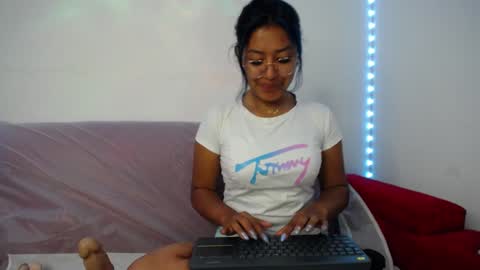 Snapshot of ricura_mily chatting on 01.21.25 milena online show from 01.21.25