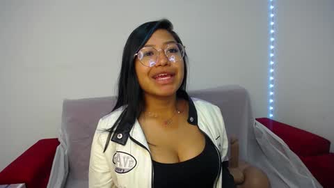 Snapshot of ricura_mily chatting on 02.03.25 milena online show from 02.03.25