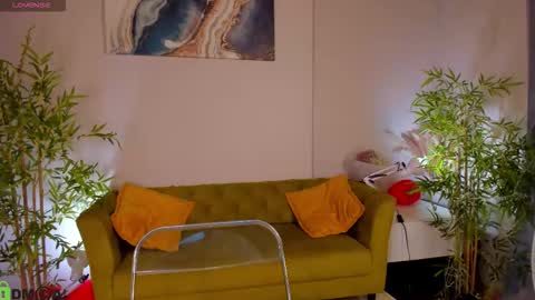 Snapshot of riddle_layla chatting on 02.24.26 Layla online show from 02.24.26