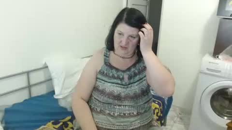 Snapshot of ridemerafsuzana chatting on 01.31.25 Ridemeraf online show from 01.31.25