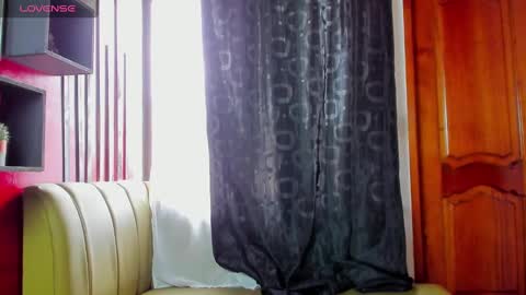 Snapshot of rihannagil chatting on 12.18.24 rihanna online show from 12.18.24