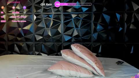 Snapshot of rihannagil chatting on 02.15.25 rihanna online show from 02.15.25
