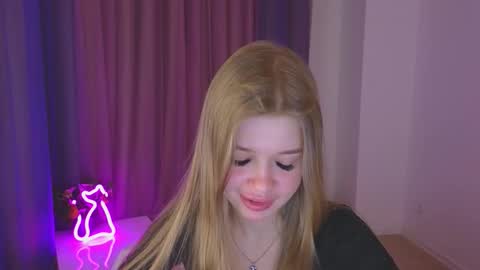 Snapshot of riinaaa chatting on 10.04.25 Rina online show from 10.04.25