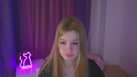 Snapshot of riinaaa chatting on 10.12.25 Rina online show from 10.12.25