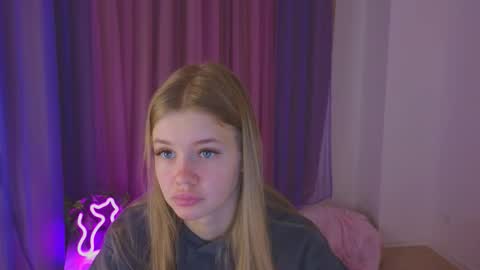 Snapshot of riinaaa chatting on 10.13.25 Rina online show from 10.13.25