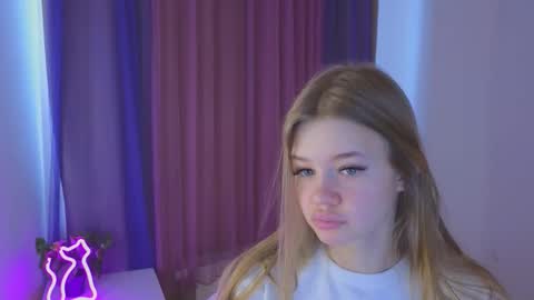 Snapshot of riinaaa chatting on 10.26.25 Rina online show from 10.26.25