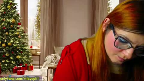 RileyComely online show from 12.21.24