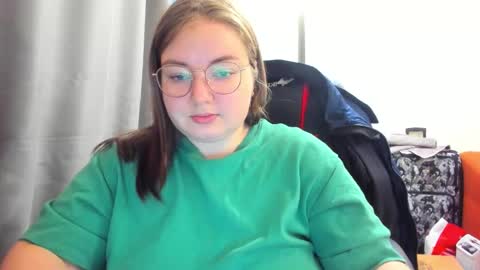 rina16 online show from 10.31.25