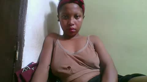 Snapshot of rinah654271 chatting on 03.27.26 rinah654271 online show from 03.27.26