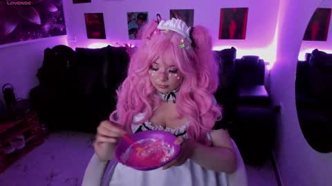 Snapshot of rini_bunny chatting on 10.28.25 rini online show from 10.28.25