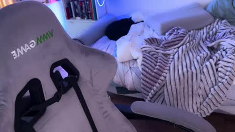 Snapshot of ripper_66 chatting on 10.06.25   DianaBrite            fansl y online show from 10.06.25