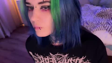 Snapshot of ripper_66 chatting on 10.16.25   DianaBrite            fansl y online show from 10.16.25