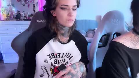   DianaBrite            fansl y online show from 03.28.26