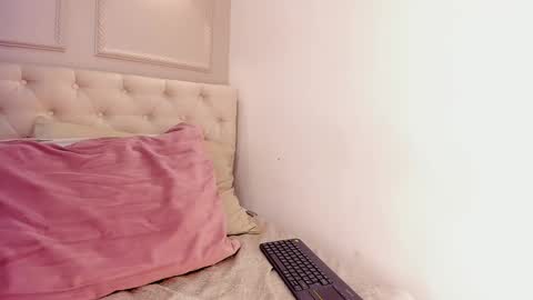 Snapshot of riri_candy chatting on 02.19.25 Riri Candy online show from 02.19.25