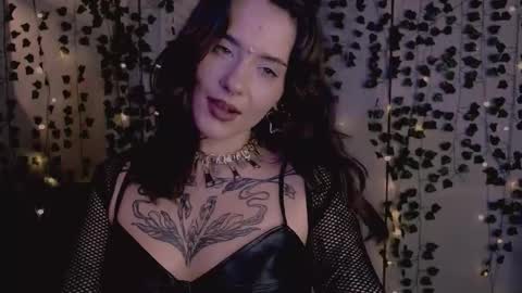 risha_laass online show from 11.28.25