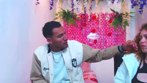 Risitos De Oro online show from 09.25.25