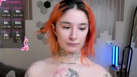 Snapshot of riskypussy chatting on 09.30.25 MIley online show from 09.30.25