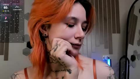 Snapshot of riskypussy chatting on 10.24.25 MIley online show from 10.24.25