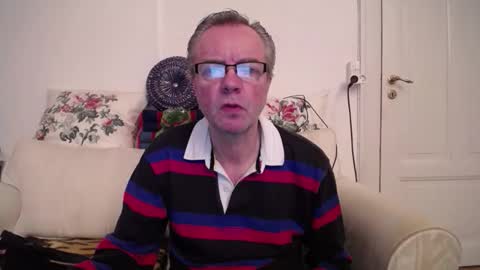 Snapshot of risras chatting on 04.06.26 RisRas online show from 04.06.26