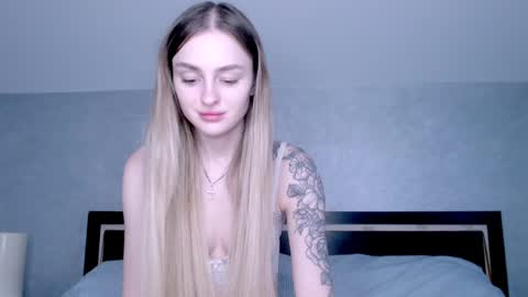 Snapshot of rita_orra chatting on 01.22.25 Rita online show from 01.22.25
