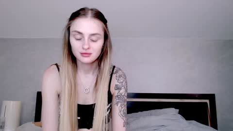 Snapshot of rita_orra chatting on 02.05.25 Rita online show from 02.05.25