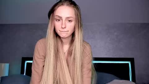 Snapshot of rita_orra chatting on 02.26.25 Rita online show from 02.26.25